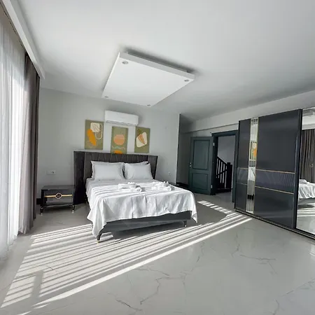 Jupiter Villa